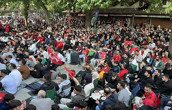 Konyalı vatandaşlar milli maç için bir araya geldi
