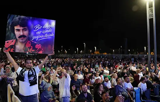 Konyalılar 'Babalar Resitali'ne akın etti! Selçuklu'da arabesk rüzgarı esti