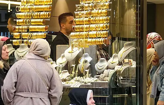 Kuyumcularda hareketli dakikalar! Altın yönünü değiştirdi: Alım fırsatı mı?