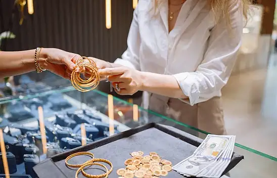 Kuyumcularda nakit devri kapanıyor: Altına bandrol sistemi geliyor!