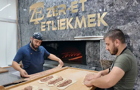 Maliyetler Konya'nın vazgeçilmezini de vurdu: Zam var etliekmekten vazgeçen yok!