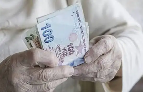 Milyonlarca kişiyi ilgilendiriyor! Ekim ayı yaşlı ve engelli aylıkları hesaplara yatırılıyor