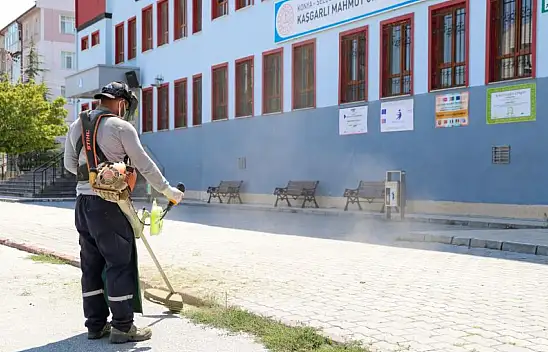 Selçuklu'da okullar yeni eğitim yılı için temizleniyor