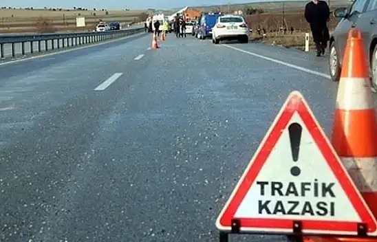 Son dakika: Konya'da can pazarı! Hafif ticari araç ile otomobil feci çarpıştı!