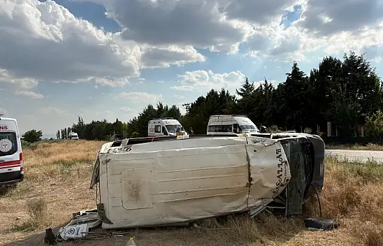Son dakika! Konya'da tarım işçilerini taşıyan minibüs devrildi: 17 yaralı