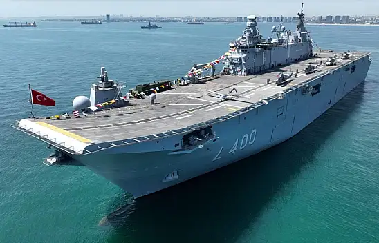 TCG Anadolu, SAHA 2026'da vatandaşların ziyaretine açıldı