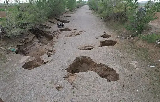 Toprak ayaklarımızın altından kayıyor! 150 bin kuyu Konya'yı yutuyor mu?