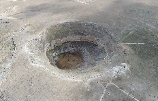 Turistler akın ediyordu: Konya'daki tarihi obruk susuz kaldı! Yeni çökmeler başladı!