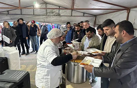 Vakıf geleneği sofralarda yaşıyor! Konya'da iftar noktaları belirlendi!