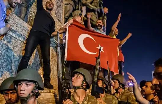 Yeşilçam efsanesi Karakaş, 15 Temmuz gecesini Konya'nın Sesi'ne anlattı: Çok fazla kayıp verdik!