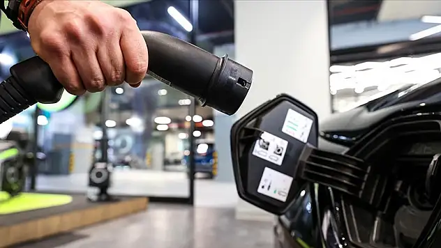 100 bine yakın elektrikli otomobil satıldı