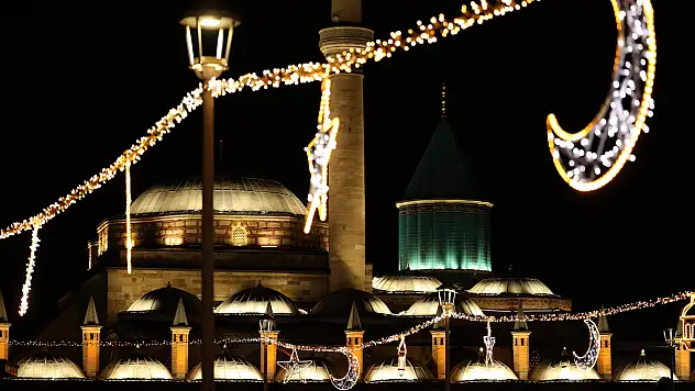11 Ayın Sultanı'na yakışır karşılama! Konya ışıl ışıl oldu