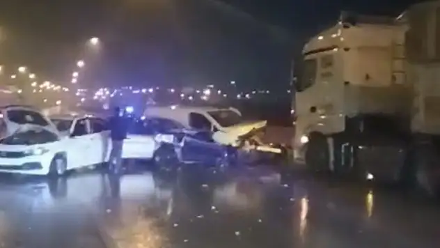 12 aracın karıştığı zincirleme kaza: 13 yaralı