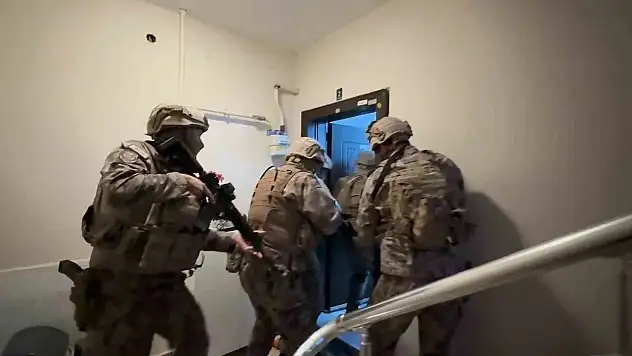 120 ekip, 640 personel, 55 gözaltı! Konya'da şafak vakti 'zehir' temizliği!