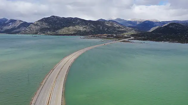 13 Şubat'tan beri kapalıydı: Antalya-Konya yolunda sular çekildi, ulaşım açıldı!