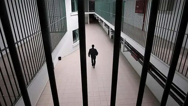 15-18 yaş grubuna müebbet hapis cezası mı geliyor?