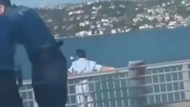 15 Temmuz Şehitler Köprüsü üstünde intihar girişimi