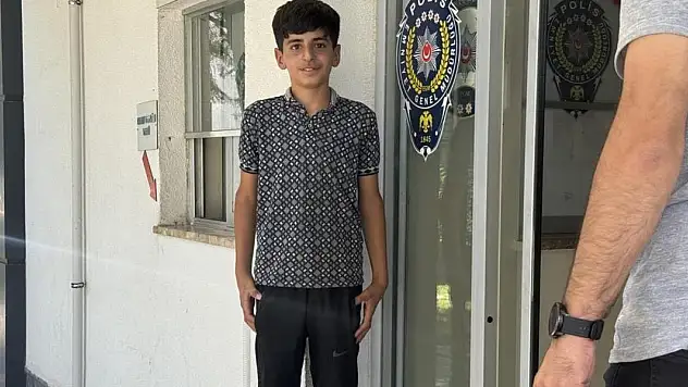 15 yaşındaki çocuk bulduğu altınları polise teslim etti