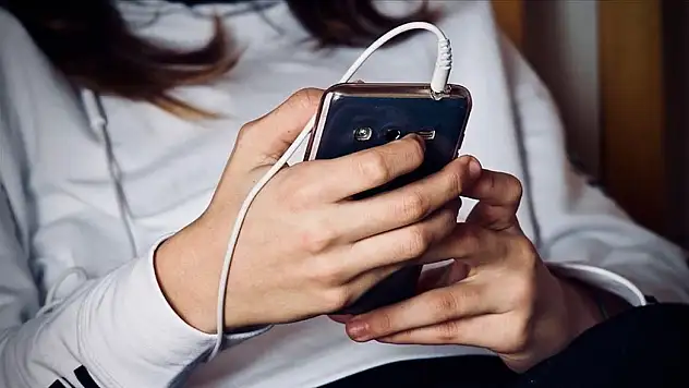 15 yaşından küçük çocuklara sosyal medya kısıtlaması geliyor!