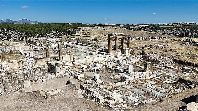 1800 Yıllık Heykel Gün Yüzüne Çıkarıldı