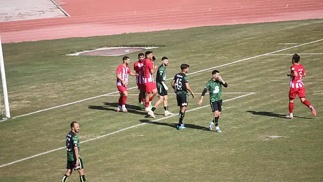 1922 Konyaspor evinde kayıp! Puan hasreti 6 maça çıktı!