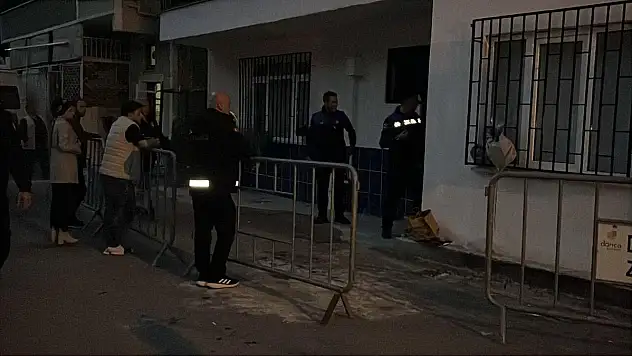 2 binanın kolonları çatladı, evler tahliye edildi
