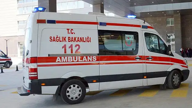 2 oğlunu bıçakla yaralayıp, intihara kalkıştı