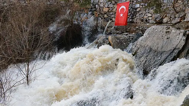 2 yıllık hasret bitti: Toprak suya, Konya Göksu'ya kavuştu!