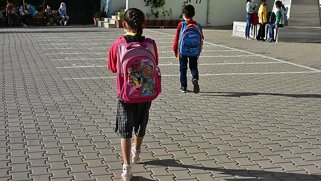 2026 Kasım ara tatili ne zaman başlıyor, okullar kaç gün tatil olacak? Meb 2026-2027 iki dönem arası tatil takvimi açıklandı mı?