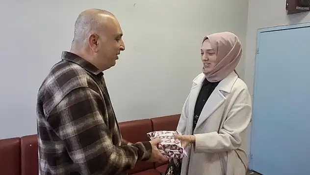 25 Yıldır Çocukları Eğiten Öğretmen Yürekleri Burktu