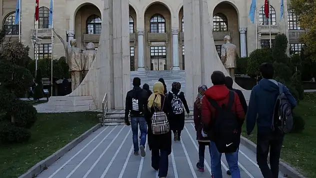 3 yıllık lisans düzenlemesine öğrenci ve velilerden destek