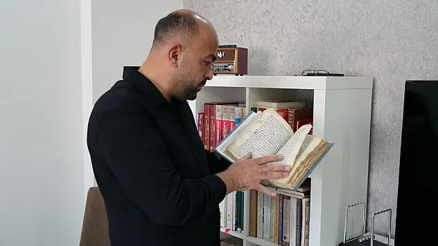 300 Yıllık El Yazması Böyle Korunuyor