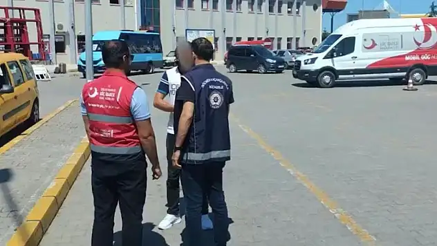 32 göçmen kaçakçısı ve 572 düzensiz göçmen yakalandı