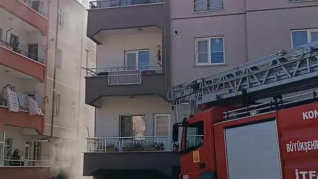 4 katlı apartmanın bodrumunda yangın paniği