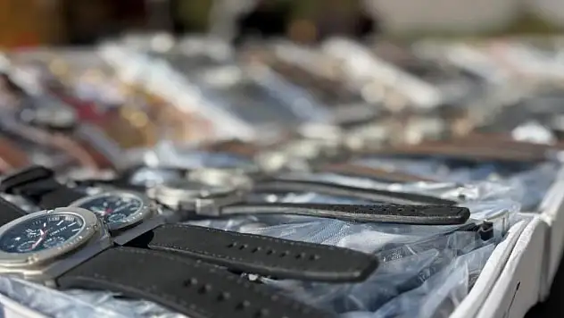 4 milyar liralık kayıt dışı saat ticareti ortaya çıktı