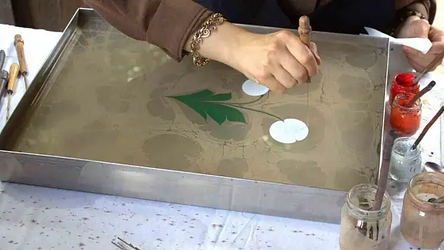 400 yıllık cami, ebru sanatına ilham oldu