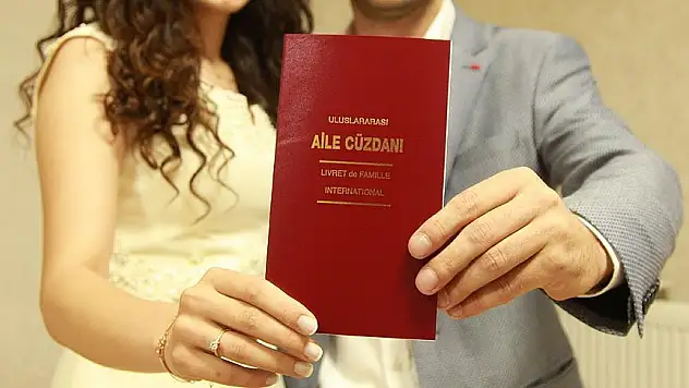 407 çift nikah için Sevgililer Günü'nü seçti