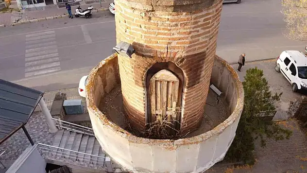 5 asırlık minare dron ile görüntülendi