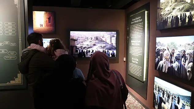 51 bin kişi bu maneviyata şahit oldu! Konya'daki Türkiye'nin ilk siyer sergisine rekor ilgi