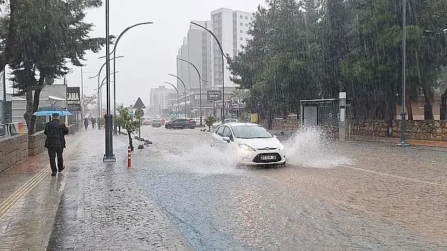 6 il için kuvvetli yağış ve fırtına uyarısı!