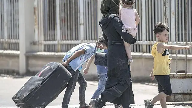 8 Aralık 2024'ten bugüne kadar 450 bin 169 Suriyeli ülkesine döndü