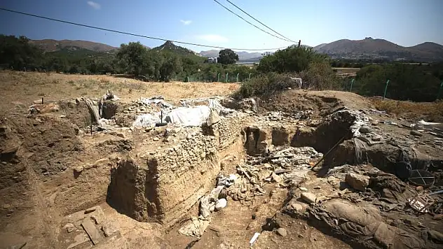 8 bin 800 yıllık 5 mimari yapı gün yüzüne çıkarıldı