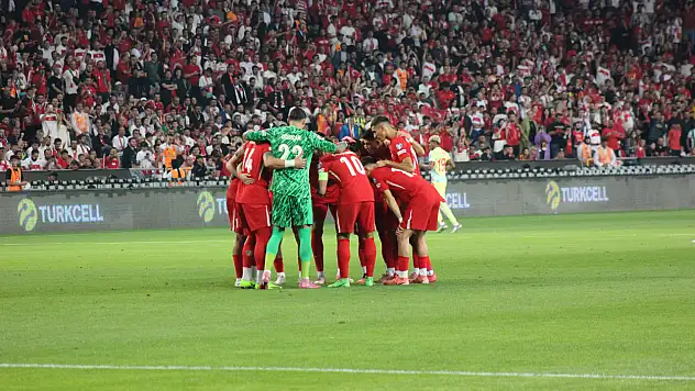 A Millilere zorlu rakipler