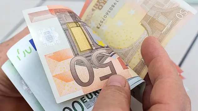 AB, ekonomik büyüme tahminini düşürdü