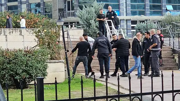Adliyeden kaçmaya çalışan tutuklu kısa sürede yakalandı