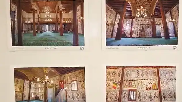 Ahşap direkli ve kalem işi camiler beğeni topladı