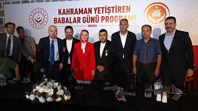 Aile ve Sosyal Hizmetler Bakanı Göktaş, şehit babaları ve gazilerle bir araya geldi