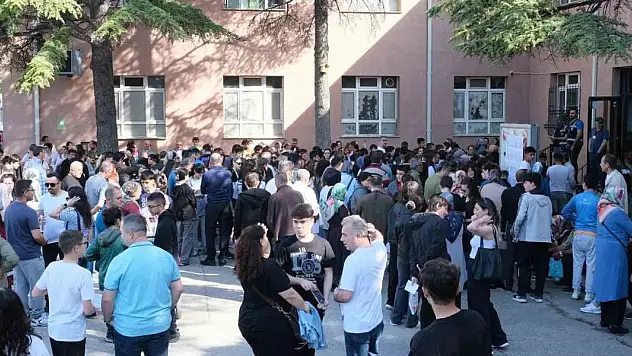 Ailelerin heyecanlı LGS bekleyişi başladı