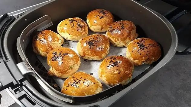 Airfryer'da hızlı Poğaça yapmanın sırrı. Bu teknikle yapılan poğaça daha lezzetli oluyor