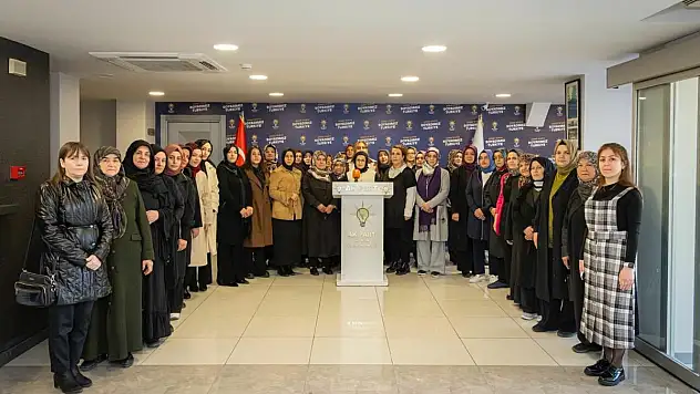 AK Parti Konya Kadın Kolları'ndan Şiddetle Mücadele Mesajı